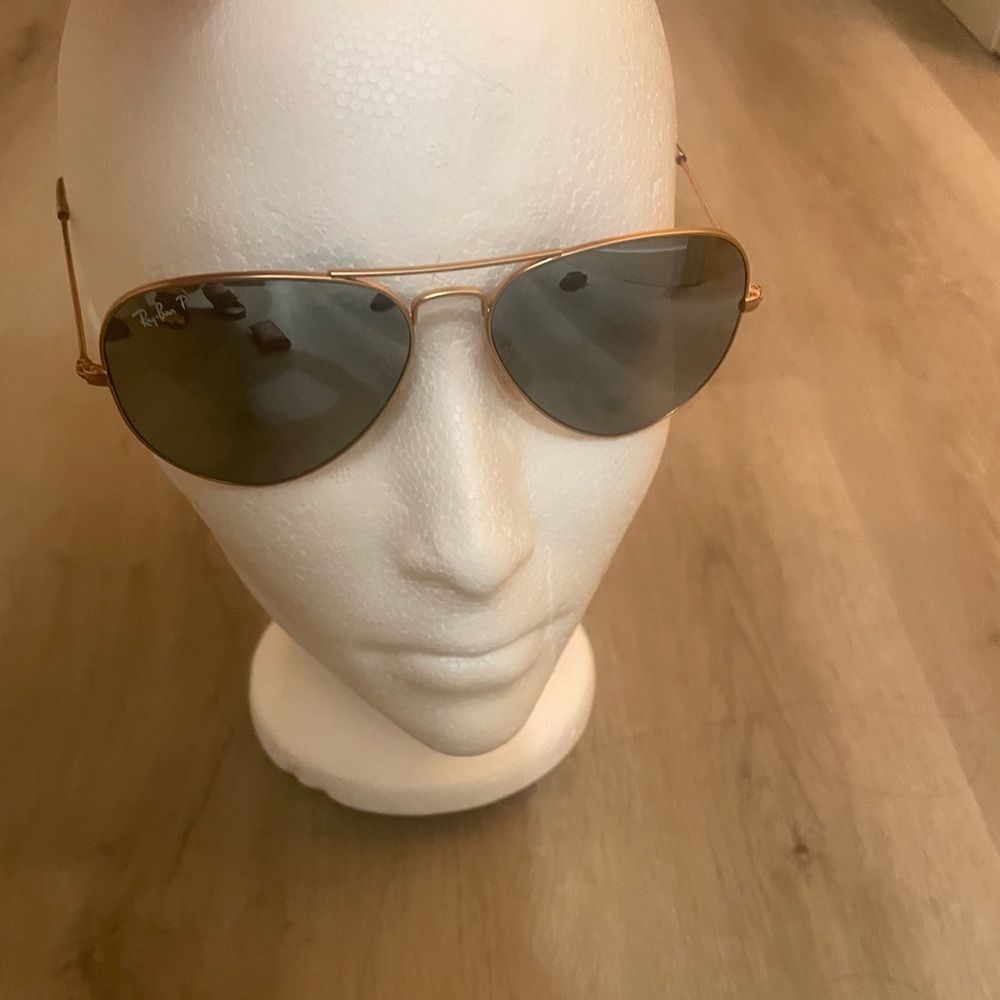 Ray-Ban Aviator Sunglasses - Gold Frame. Polarized.